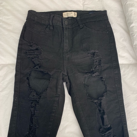 black ripped denim long shorts, size 5 - Picture 3 of 4